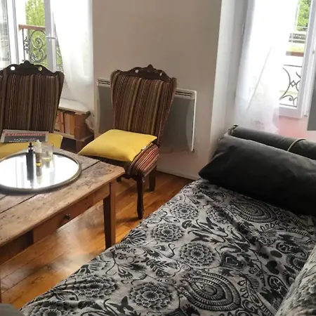 Apartment Jourdain Paris